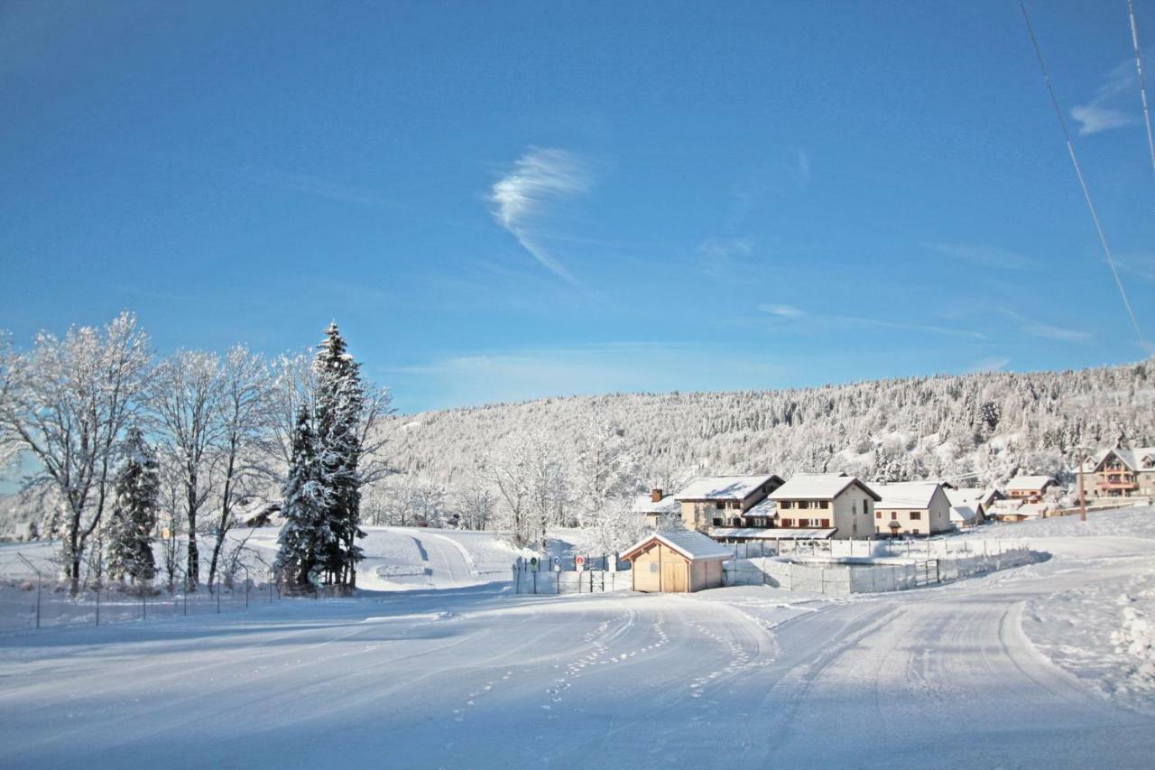 Village De Vacances Les Chevreuils Bellefontaine  Экстерьер фото